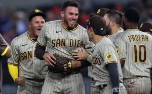 Así se vivió el inicio de las series de comodines de MLB, en que solo un visitante sacó la victoria en cuatro partidos celebrados